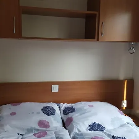 Sunny Mobile Homes Kamp alanı *